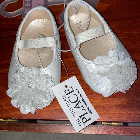 The Children’s Place baby ballet flats - Picture 2 of 7